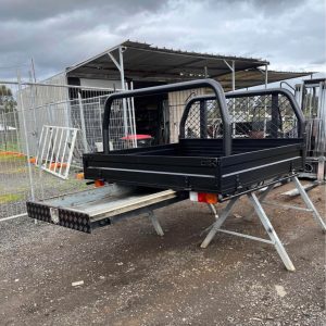 Dual Cab Tray with Trundle & Ladder Rack